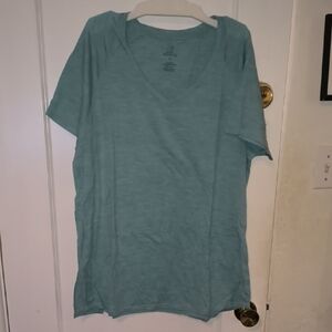 Woolx | Chic Teal V-Neck Short Sleeve Tee